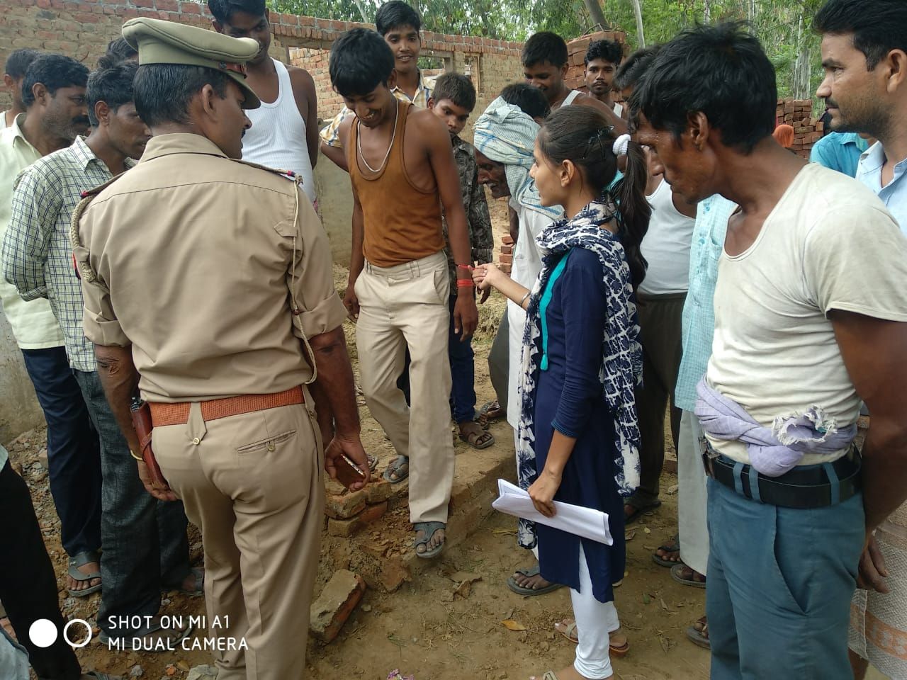 राजस्व विभाग की टीम ने ग्राम समाज की भूमि से हटवाया अवैध कब्जा