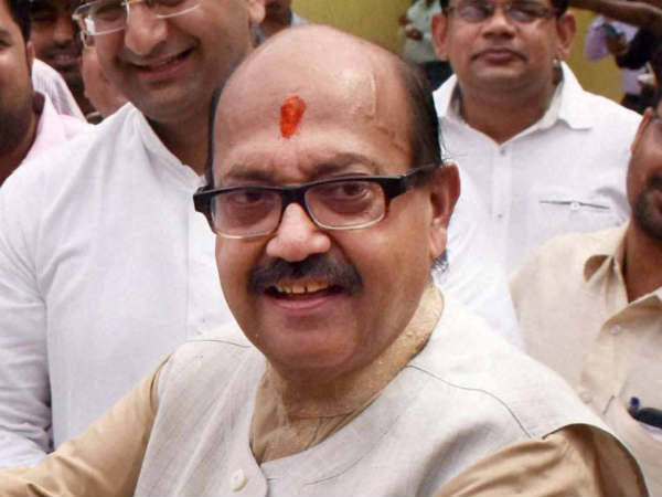 दाऊद इब्राहिम का मुखौटा हैं अबु आजमी : अमर सिंह दाऊद इब्राहिम का मुखौटा हैं अबु आजमी : अमर सिंह