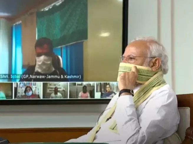 पीएम मोदी पंचायती राज दिवस के अवसर पर देशभर के सरपंचों को वीडियो कॉन्फ्रेंसिंग के जरिए संबोधित कर रहे हैं