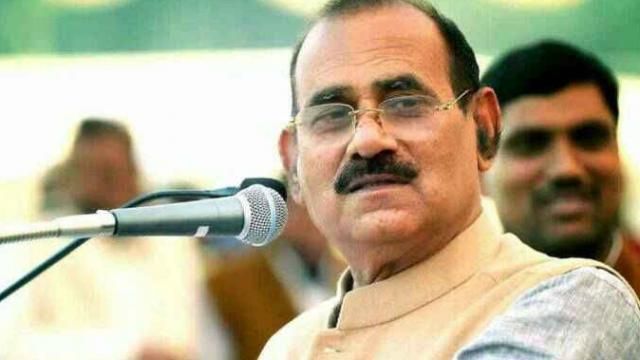 विजय मिश्रा के घर पहुंचे शिवपाल, घंटे भर की वार्ता : विजय तिवारी विजय मिश्रा के घर पहुंचे शिवपाल, घंटे भर की वार्ता : विजय तिवारी