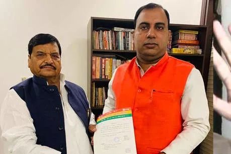 विवादित बयानों, पोस्टरों और हरकतों को लेकर सुर्ख़ियों में रहने वाले अमित जानी को शिवपाल ने बनाया युवजन सभा का राष्ट्रीय अध्यक्ष विवादित बयानों, पोस्टरों और हरकतों को लेकर सुर्ख़ियों में रहने वाले अमित जानी को शिवपाल ने बनाया युवजन सभा का राष्ट्रीय अध्यक्ष
