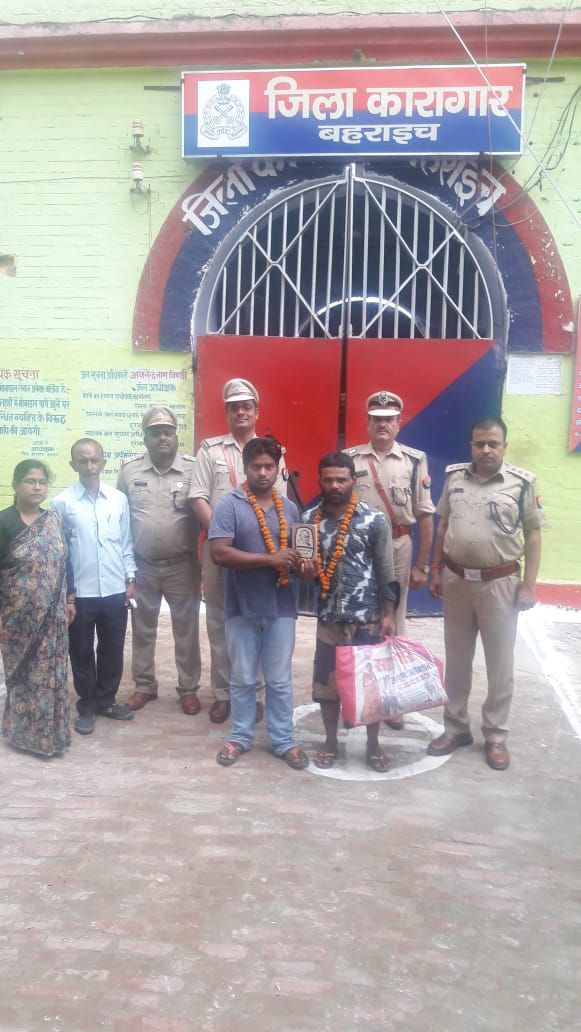 जिला कारागार में मनाई गई गांधी जयंती,दो कैदी हुए रिहा जिला कारागार में मनाई गई गांधी जयंती,दो कैदी हुए रिहा