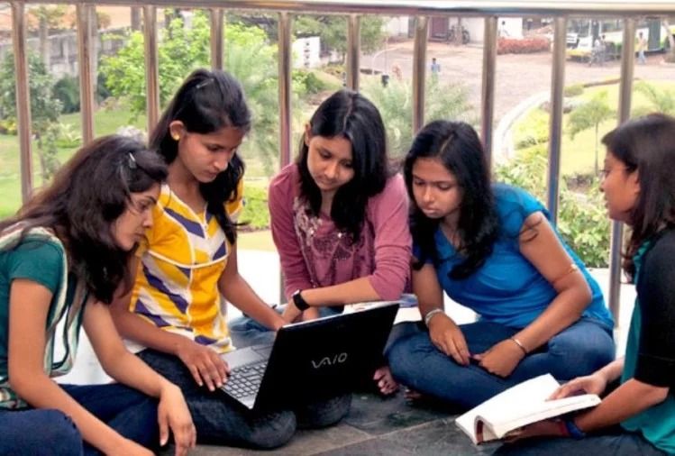 माध्यमिक विद्यालयों में विद्यार्थियों को मिलेगा मुफ्त वाई-फाई: डॉ दिनेश शर्मा माध्यमिक विद्यालयों में विद्यार्थियों को मिलेगा मुफ्त वाई-फाई: डॉ दिनेश शर्मा