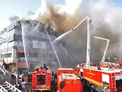 उन्नीस बच्चों की मृत्यु पर विरोध जता के चुप हो चुके हम...