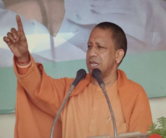 CM योगी ने कहा - किसी की नागरिकता नहीं जाएगी, भ्रम फैला रहा है विपक्ष