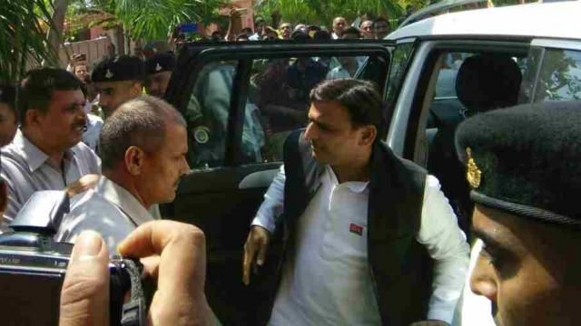 जब विधानसभा सुरक्षित नहीं रह गई तो आम आदमी का क्या होगा : अखिलेश जब विधानसभा सुरक्षित नहीं रह गई तो आम आदमी का क्या होगा : अखिलेश