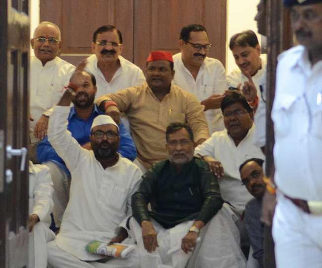 अनुपूरक बजट पारित, सपा ने बजट किसान-युवा विरोधी बताया अनुपूरक बजट पारित, सपा ने बजट किसान-युवा विरोधी बताया