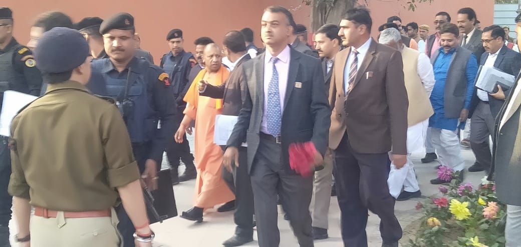 वाराणसी- सूबे के मुख्यमंत्री योगी आदित्यनाथ पहुंचे पंडित दीनदयाल उपाध्याय स्मृति स्थल पड़ाव रामनगर