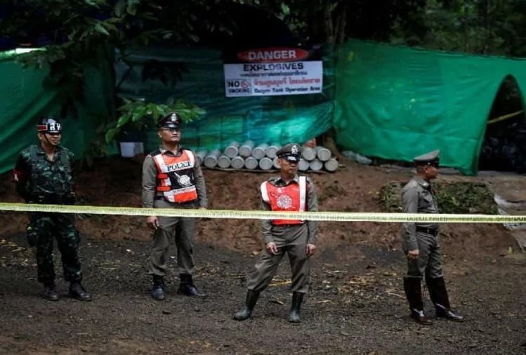 थाईलैंड: गुफा से सुरक्षित बाहर निकाले गए 6 बच्चे, रेस्क्यू ऑपरेशन जारी