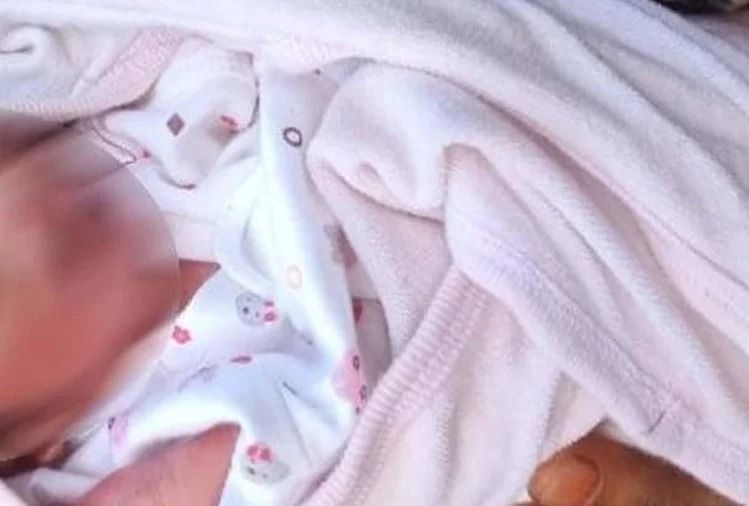 नर्सिंगहोम में घुसा कुत्ता, नवजात की आंख नोची, बच्चे की मौत