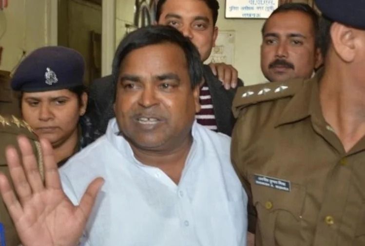 गायत्री प्रसाद प्रजापति की और बढ़ीं मुश्किलें, अब बेटों से भी होगी पूछताछ