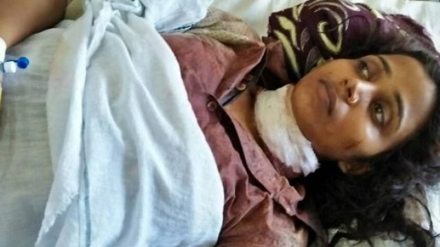 भोजपुरी सिंगर की गला काटकर हत्या की कोशिश, हमलावर की हुई पिटाई भोजपुरी सिंगर की गला काटकर हत्या की कोशिश, हमलावर की हुई पिटाई