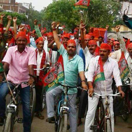 मनोज यादव गल्लू ने हर बूथ पर सदस्य बनाए कुल 297 सक्रिय सदस्य 13000 हजार प्राथमिक सदस्य बनाये - जेपी यादव मनोज यादव गल्लू ने हर बूथ पर सदस्य बनाए कुल 297 सक्रिय सदस्य 13000 हजार प्राथमिक सदस्य बनाये - जेपी यादव