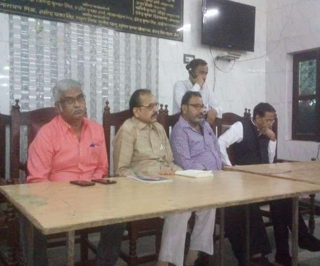 लखनऊ बार एसोसिएशन चुनाव में गड़बड़ी: मतगणना टली लखनऊ बार एसोसिएशन चुनाव में गड़बड़ी: मतगणना टली