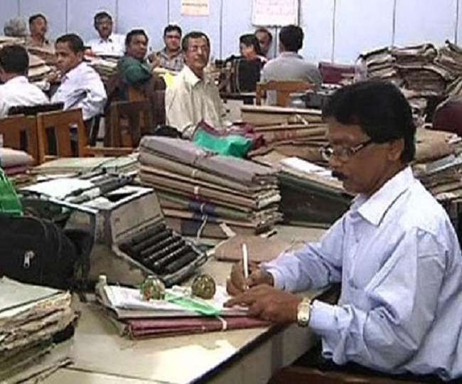 राज्य कर्मचारियों को दीवाली से पहले 25 को ही मिल जाएगा वेतन, बोनस भी दे देगी सरकार राज्य कर्मचारियों को दीवाली से पहले 25 को ही मिल जाएगा वेतन, बोनस भी दे देगी सरकार