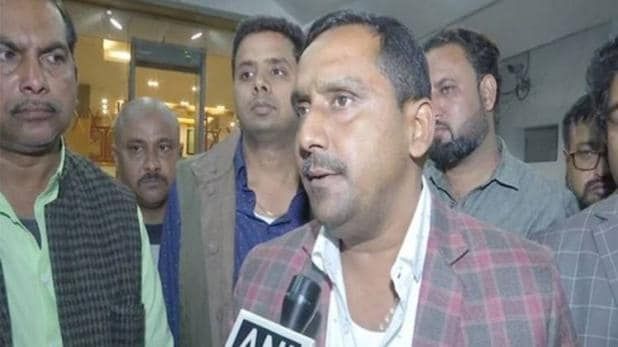 झारखंडः मंत्री के समर्थकों से गिड़गिड़ाते रहे परिजन, जाम में फंसे मरीज ने तोड़ा दम