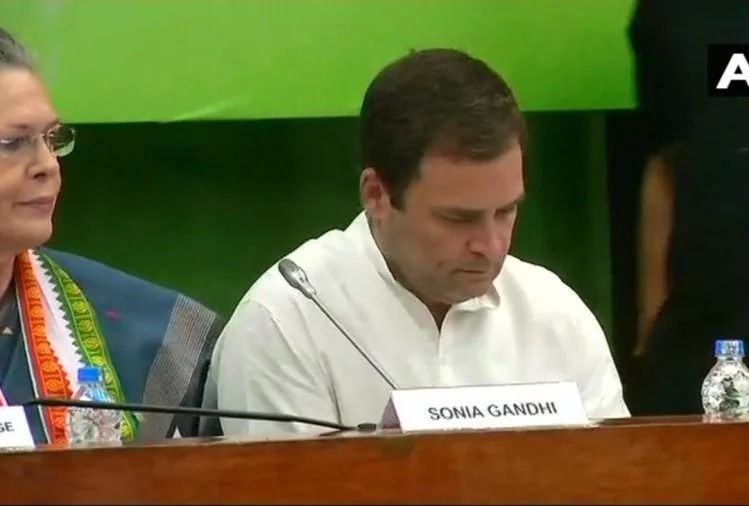 राहुल की अध्यक्षता में सीडब्ल्यूसी की पहली बैठक शुरू, चुनावी रणनीति पर होगी चर्चा राहुल की अध्यक्षता में सीडब्ल्यूसी की पहली बैठक शुरू, चुनावी रणनीति पर होगी चर्चा