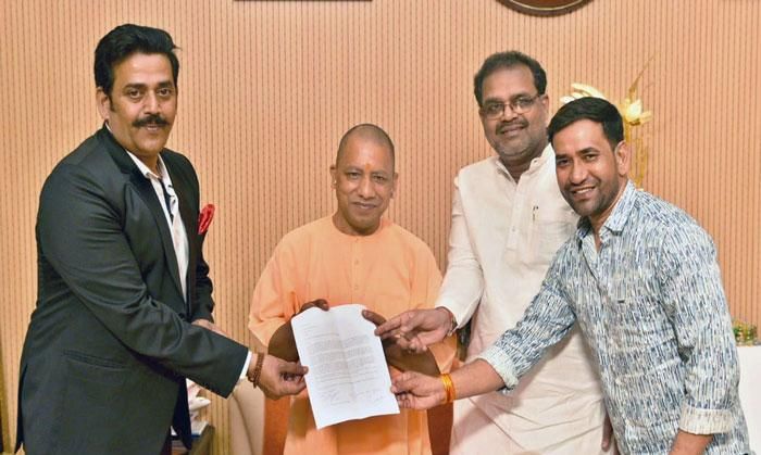 जूता चलाने वाले सांसद का टिकट काटा, गोरखपुर से रवि किशन होंगे पार्टी के प्रत्याशी