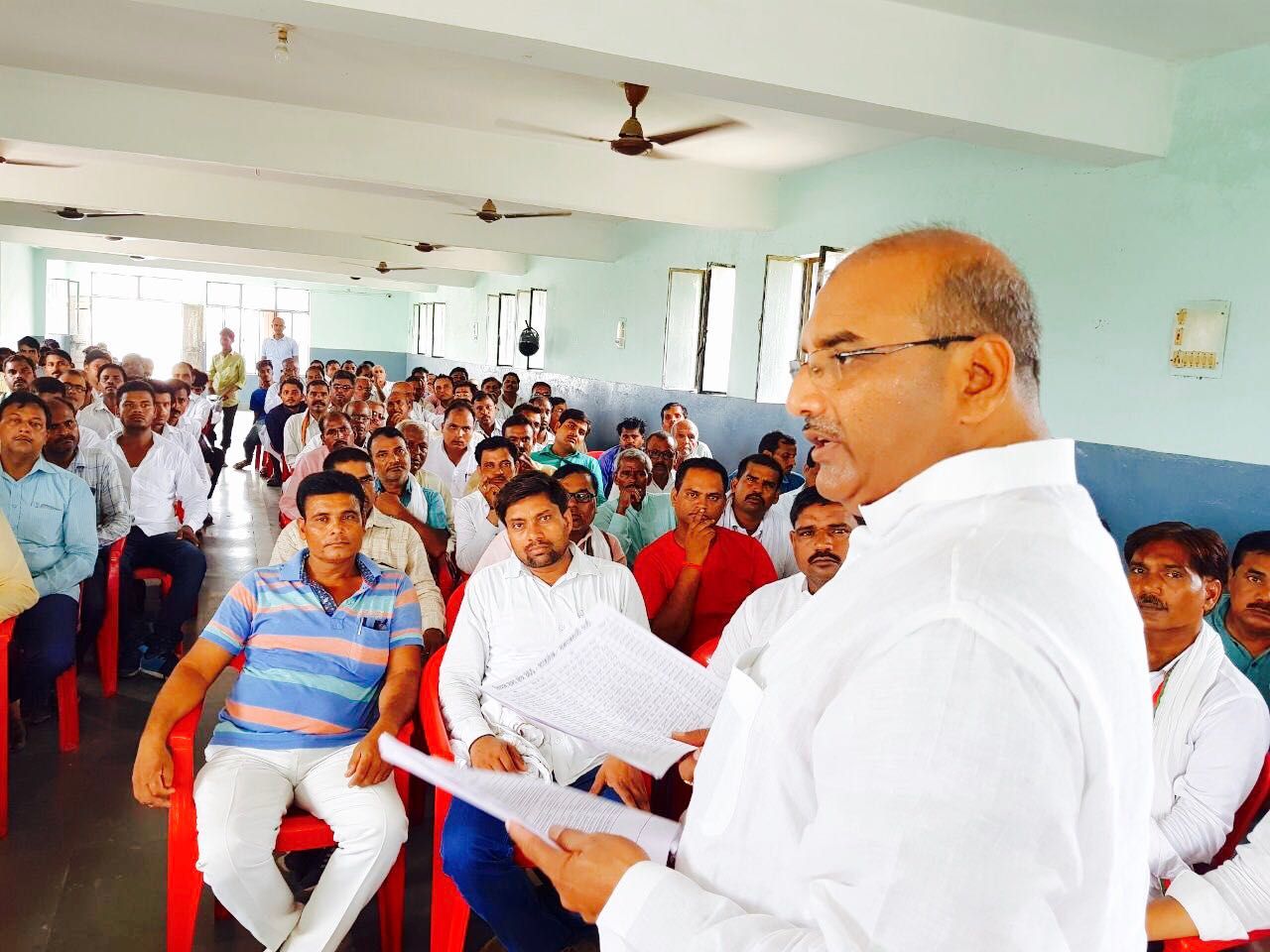 पूर्व मंत्री ललई यादव की अध्यक्षता में सम्पन्न हुई शाहगंज विधानसभा की बैठक,चयनित हुए पदाधिकारी