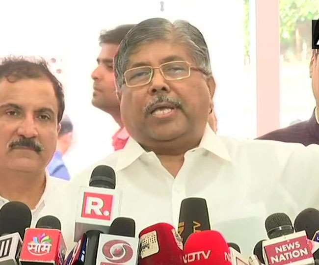 प्रोटेम स्पीकर बदले जाने को BJP ने बताया गलत, सुप्रीम कोर्ट का कर सकते हैं रुख