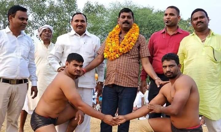 अमर शहीद ध्रुवलाल यादव के 25वें बलिदान दिवश पर विराट कुश्ती का आयोजन अमर शहीद ध्रुवलाल यादव के 25वें बलिदान दिवश पर विराट कुश्ती का आयोजन