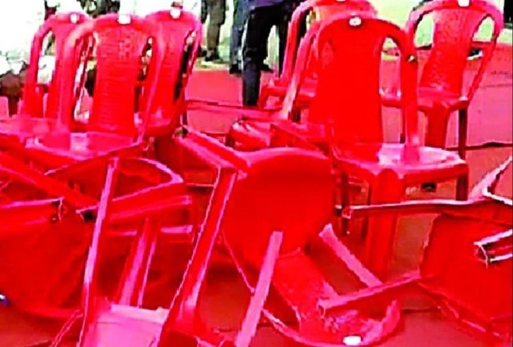 बाराबंकी : चैनल की डिबेट में जमकर हंगामा, खूब चलीं कुर्सियां