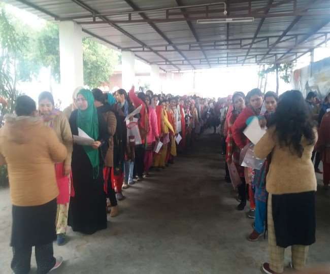 UPTET 2019 : बारिश और भीषण जाम से हजारों अभ्यर्थियों की परीक्षा छूटी