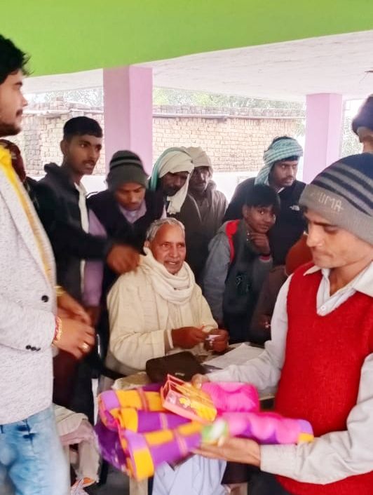 गरीबों दिव्यांग व विधवाओं को मिला कम्बल