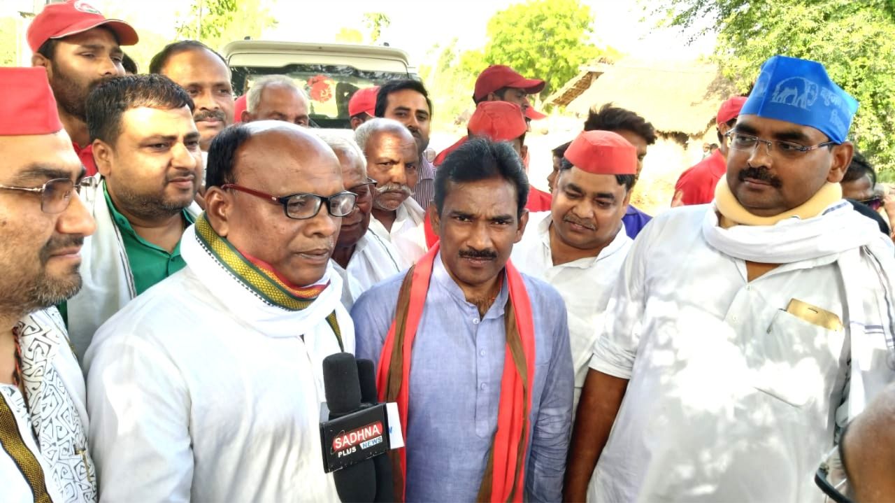 मेरा लक्ष्य मोहनलालगंज क्षेत्र का सर्वागीण विकास करना - सी0एल0 वर्मा मेरा लक्ष्य मोहनलालगंज क्षेत्र का सर्वागीण विकास करना - सी0एल0 वर्मा