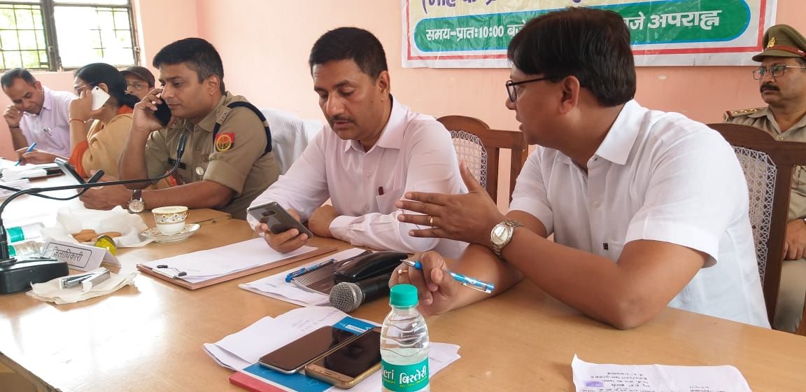 तहसील संपूर्ण समाधान दिवस में डीएम व एसएसपी ने सुनी फरियाद तहसील संपूर्ण समाधान दिवस में डीएम व एसएसपी ने सुनी फरियाद