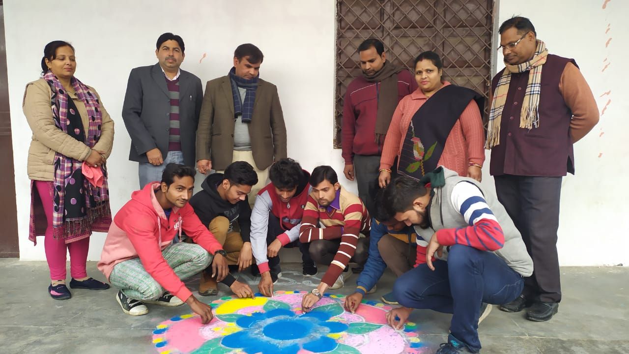 राष्ट्रीय सेवा योजना शिविर में रंगोली प्रतियोगिता का हुआ आयोजन