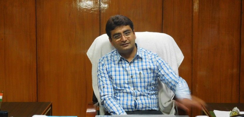 खनन माफियाओं की चूलें हिला देने वाला आईएएस ग़ाज़ीपुर का डीएम तो योगी सरकार के मंत्री की आँख का किरकिरी क्यों खनन माफियाओं की चूलें हिला देने वाला आईएएस ग़ाज़ीपुर का डीएम तो योगी सरकार के मंत्री की आँख का किरकिरी क्यों