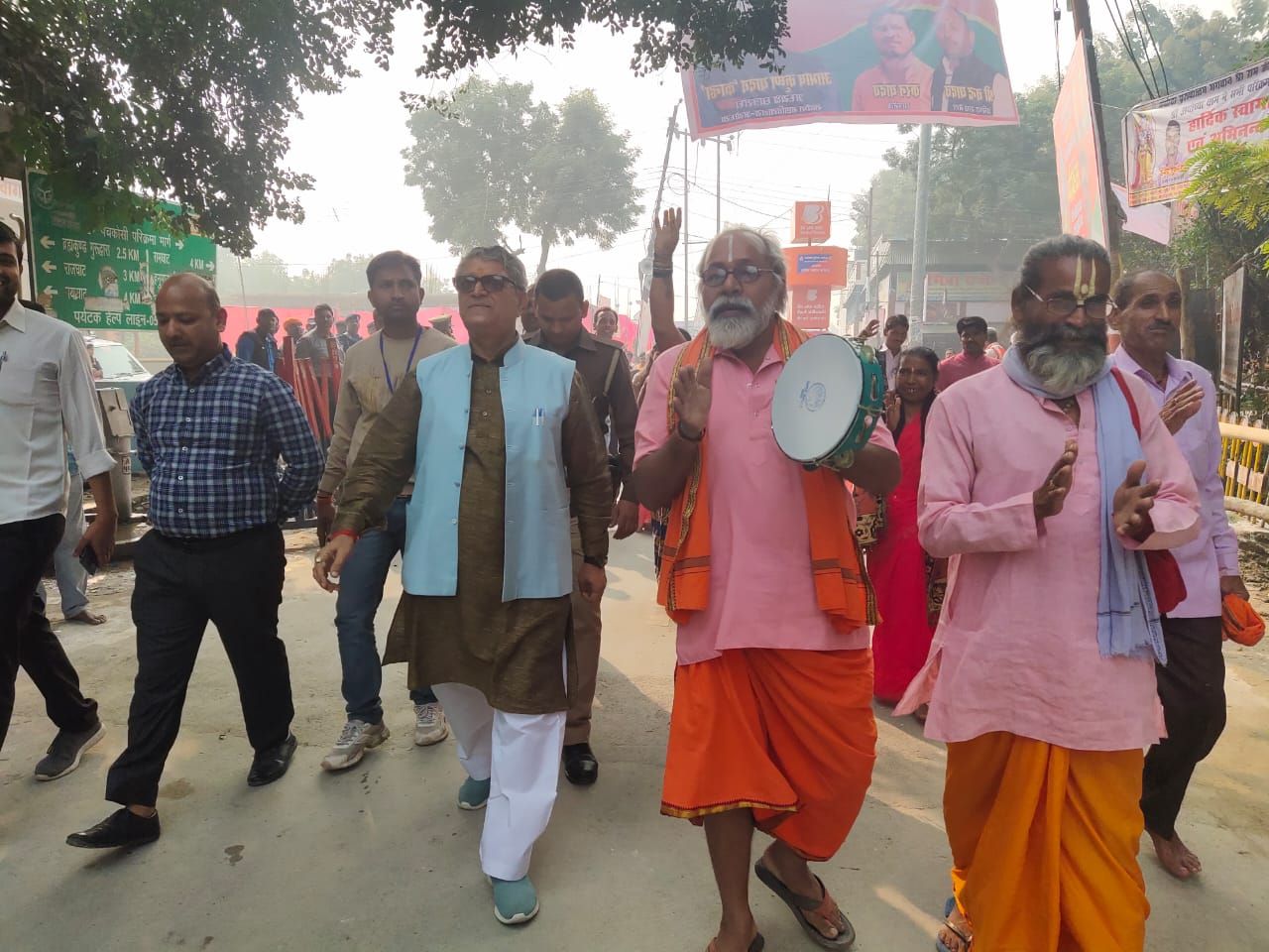 श्री रामनगरी की पंचकोसी परिधि में जय श्रीराम के जयकारों के साथ उमड़ा श्रद्धा का सैलाब श्री रामनगरी की पंचकोसी परिधि में जय श्रीराम के जयकारों के साथ उमड़ा श्रद्धा का सैलाब