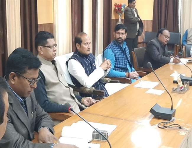 चीनी मिलों के खिलाफ सरकार सख्त, भुगतान नहीं करने वाली चीनी मिलों का गन्ना क्षेत्रफल कटेगा। चीनी मिलों के खिलाफ सरकार सख्त, भुगतान नहीं करने वाली चीनी मिलों का गन्ना क्षेत्रफल कटेगा।