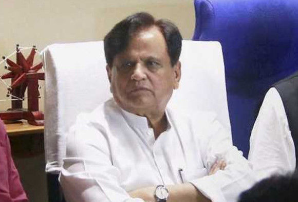 44 में से 1 MLA ने मारी पलटी, मुस्किल में अब पटेल 44 में से 1 MLA ने मारी पलटी, मुस्किल में अब पटेल