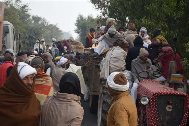 चार शव घर पहुंचे तो मचा कोहराम, हर शख्स की आंख से बहे आंसू चार शव घर पहुंचे तो मचा कोहराम, हर शख्स की आंख से बहे आंसू