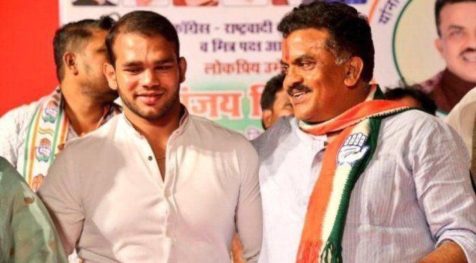 नरसिंह यादव ने ACP पद पर रहते हुए कांग्रेस का किया प्रचार, FIR दर्ज