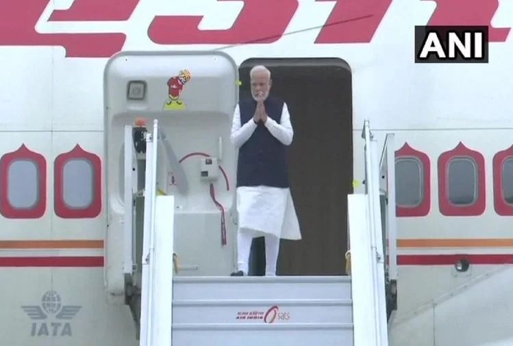 सऊदी अरब की दो दिवसीय यात्रा पूरी पर स्वदेश लौटे पीएम मोदी