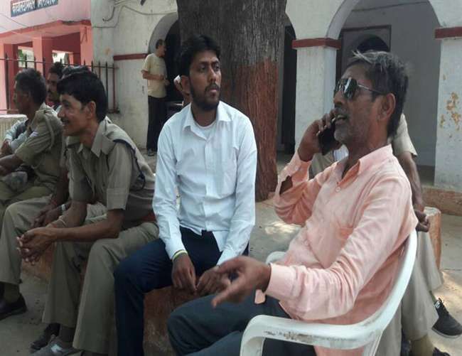 आत्मदाह की धमकी देने के मामले में हिंदू जागरण मंच के नेता गिरफ्तार आत्मदाह की धमकी देने के मामले में हिंदू जागरण मंच के नेता गिरफ्तार