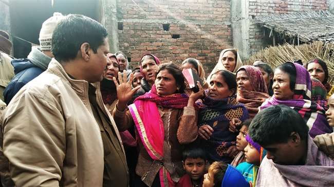 मऊ : धर्मांतरण की सूचना पर पहुंची पुलिस ने एक आरोपित को हिरासत में लिया