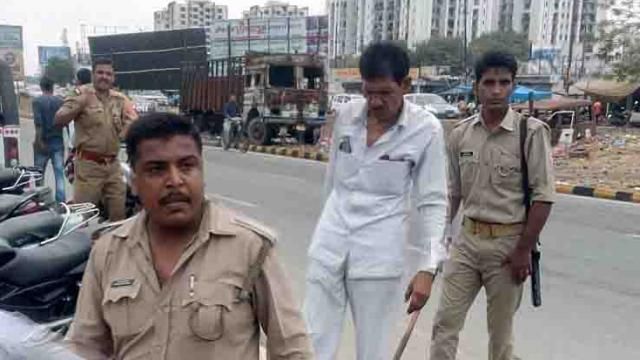 कानपुर में कल्याणपुर पुलिस पर हमला, तीन कांस्टेबल घायल कानपुर में कल्याणपुर पुलिस पर हमला, तीन कांस्टेबल घायल