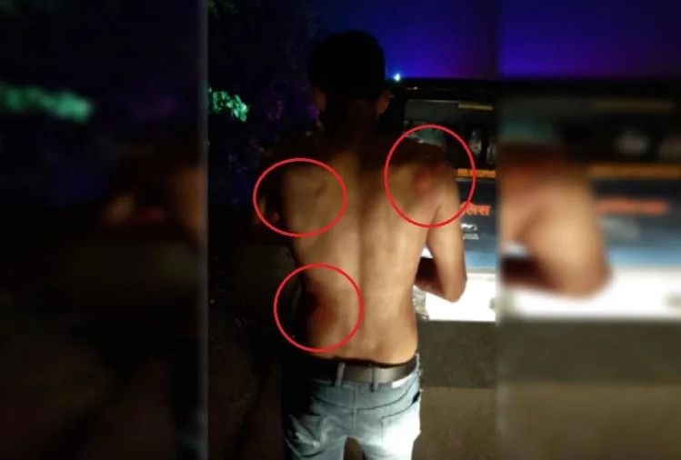 मेरठ :आधी रात को हवा में उड़ी कानून व्यवस्था, युवक को जबरन कार में डालकर पीटा, बैग लूटा मेरठ :आधी रात को हवा में उड़ी कानून व्यवस्था, युवक को जबरन कार में डालकर पीटा, बैग लूटा