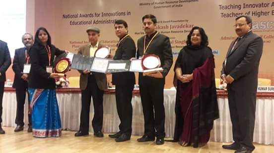 जौनपुर BSA, BEO को गुणवत्ताकार्य के लिए मिला राष्ट्रीय पुरस्कार