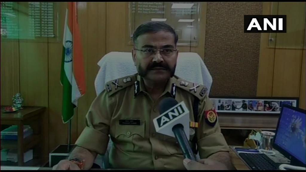 मेरठ में 12 घंटे में कुल 4 पुलिस कार्रवाई हुई। 6 गिरफ्तार अपराधियों में से चार वांछित थे। कल 4 अलग-अलग मुठभेड़ों में घायल होने के बाद मेरठ में पुलिस द्वारा गिरफ्तार किए गए कुल 6 अपराधी