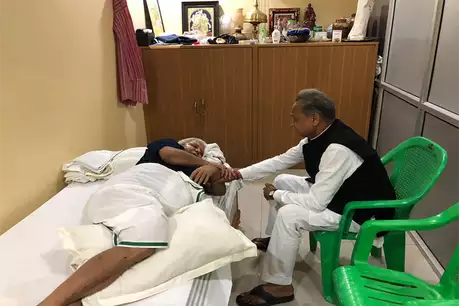बीमार होने के बावजूद देश और बिहार की राजनीति के केंद्र में हैं लालू! बीमार होने के बावजूद देश और बिहार की राजनीति के केंद्र में हैं लालू!
