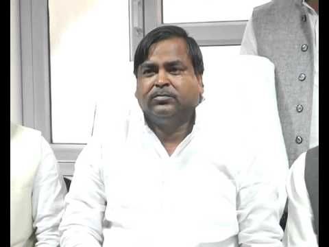 गायत्री प्रसाद के खिलाफ लोकायुक्त की जांच शुरू गायत्री प्रसाद के खिलाफ लोकायुक्त की जांच शुरू