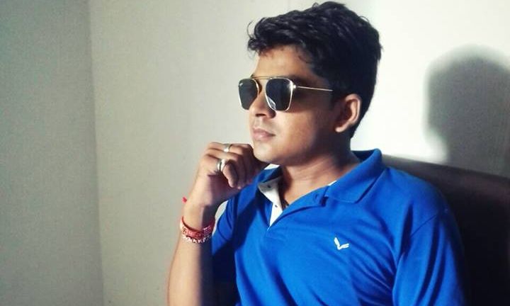 करवा चौथ - विवाहित से ज्यादा अविवाहित खुश (एक लघु हास्य कथा) - विशाल अज्ञात