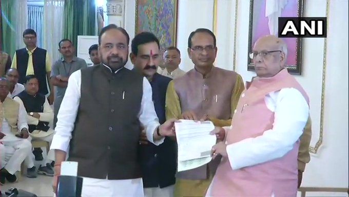 मध्य प्रदेश के भाजपा विधायकों ने राज्यपाल लालजी टंडन से मुलाकात की और उनसे जल्द से जल्द फ्लोर टेस्ट आयोजित करने का आदेश देने का अनुरोध किया।