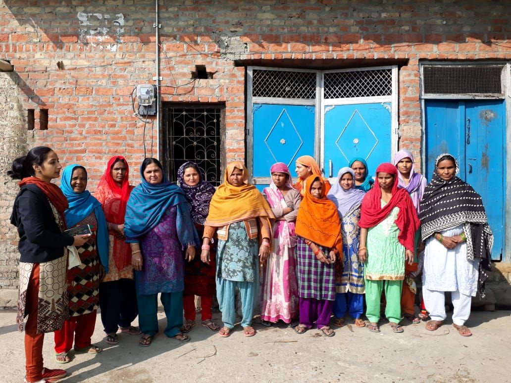 मुरादाबाद बिलारी के गांव ढकिया नरु में महिला सशक्तिकरण के प्रति किया जागरूक
