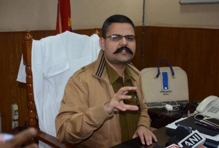 बुलंदशहर के बाद नोएडा में सस्पेंड हुए वैभव कृष्ण बुलंदशहर के बाद नोएडा में सस्पेंड हुए वैभव कृष्ण